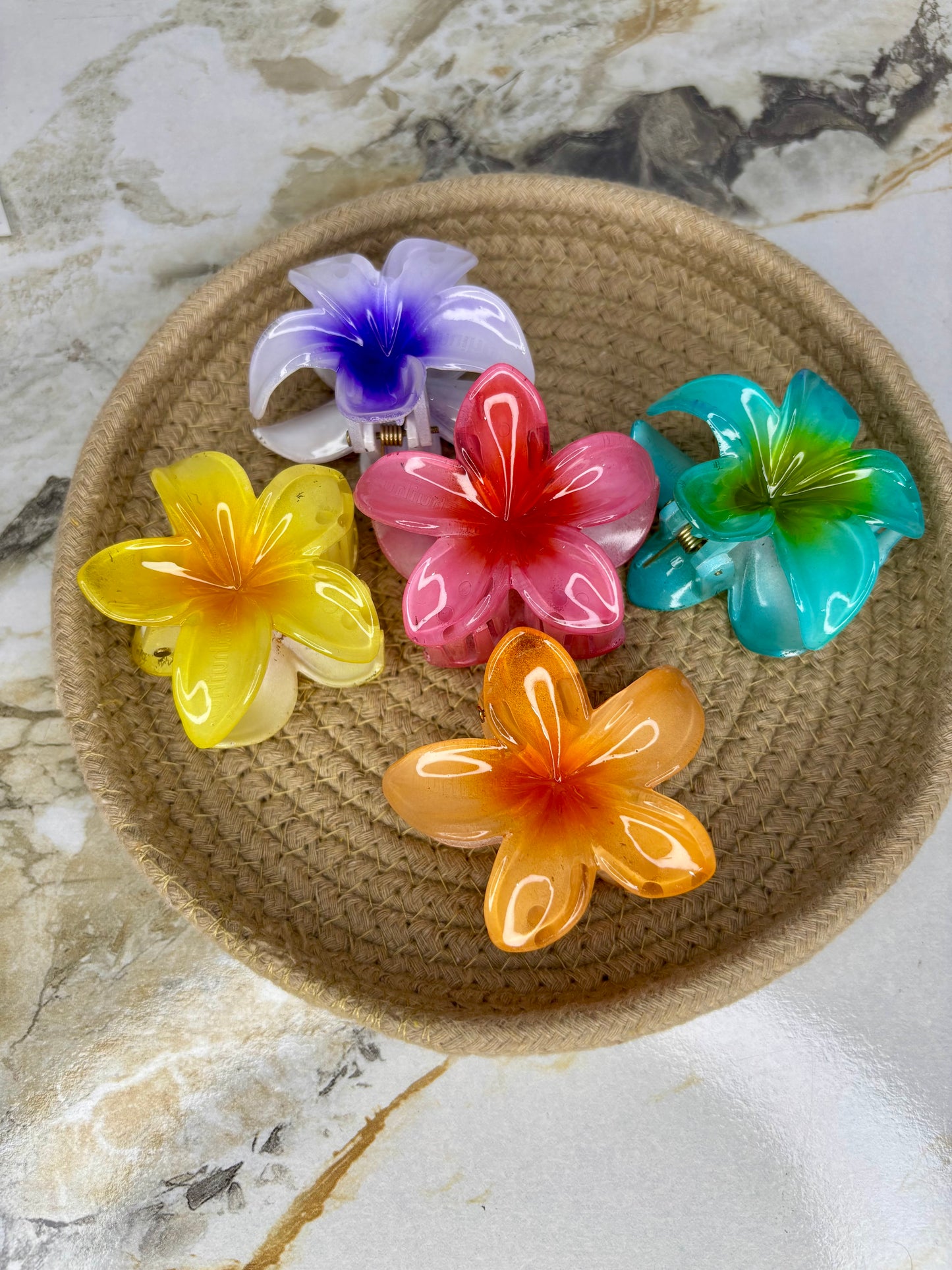 Medium Flower claw clip (random colour)