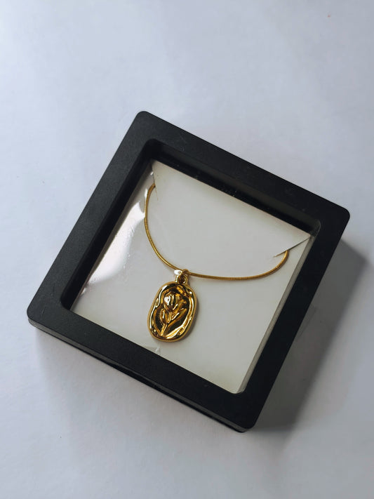 Gold Rose Necklace (Anti-Tarnish Stainless Steel, 18K Gold Plated)