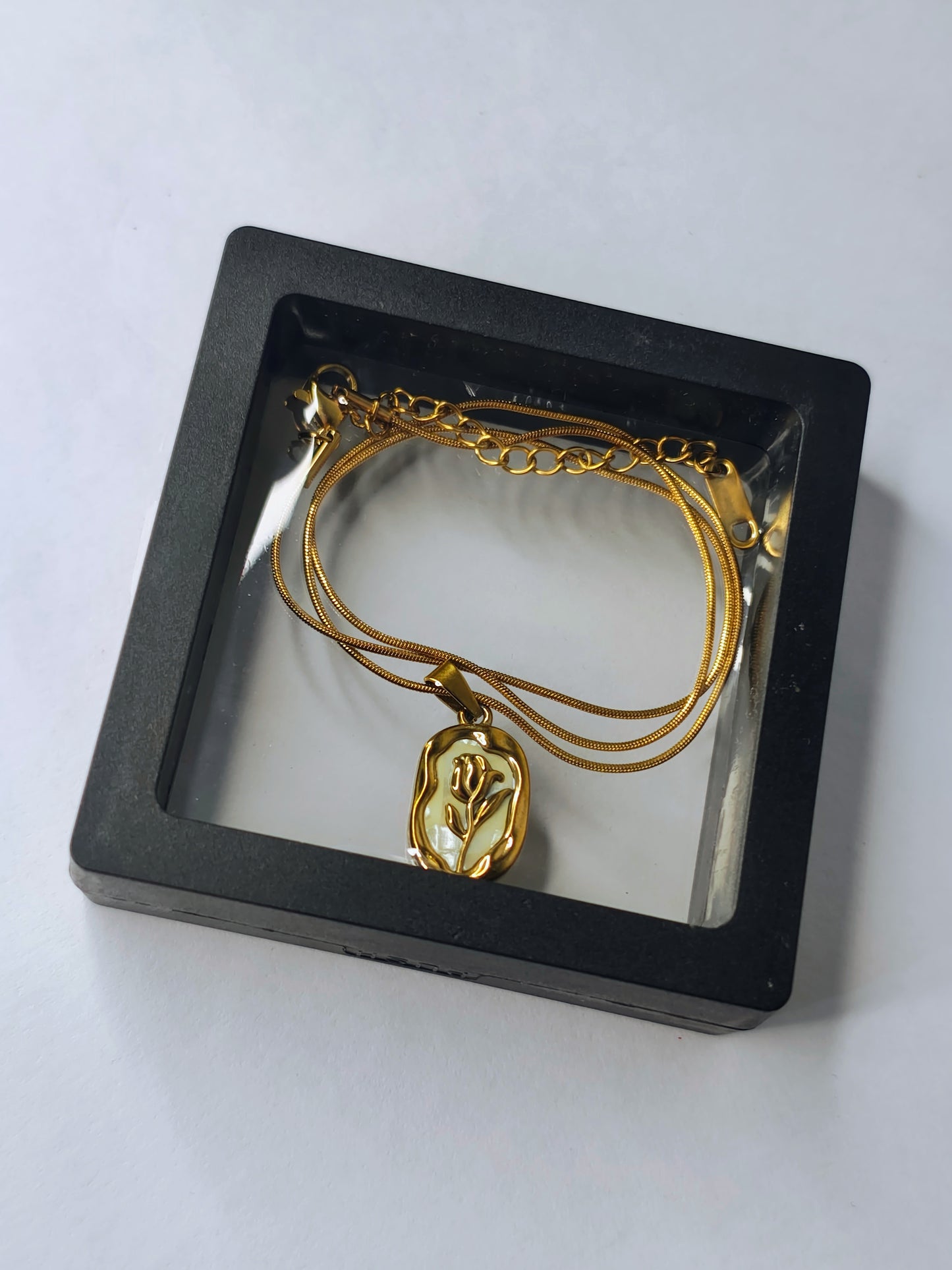 White Rose Necklace (Anti-Tarnish,Stainless Steel)