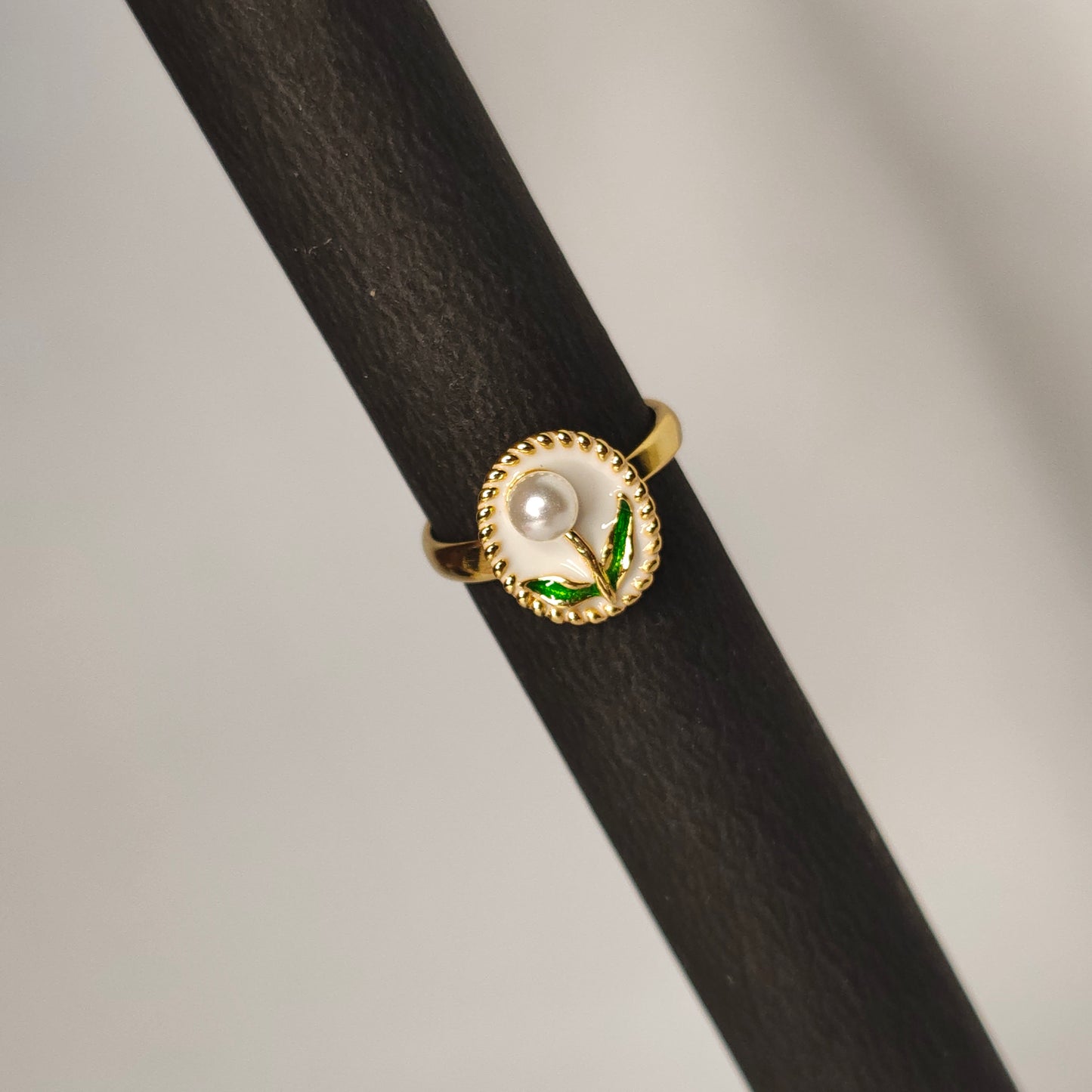 White Vintage Pearl Adjustable Ring (Anti-Tarnish,Stainless Steel)