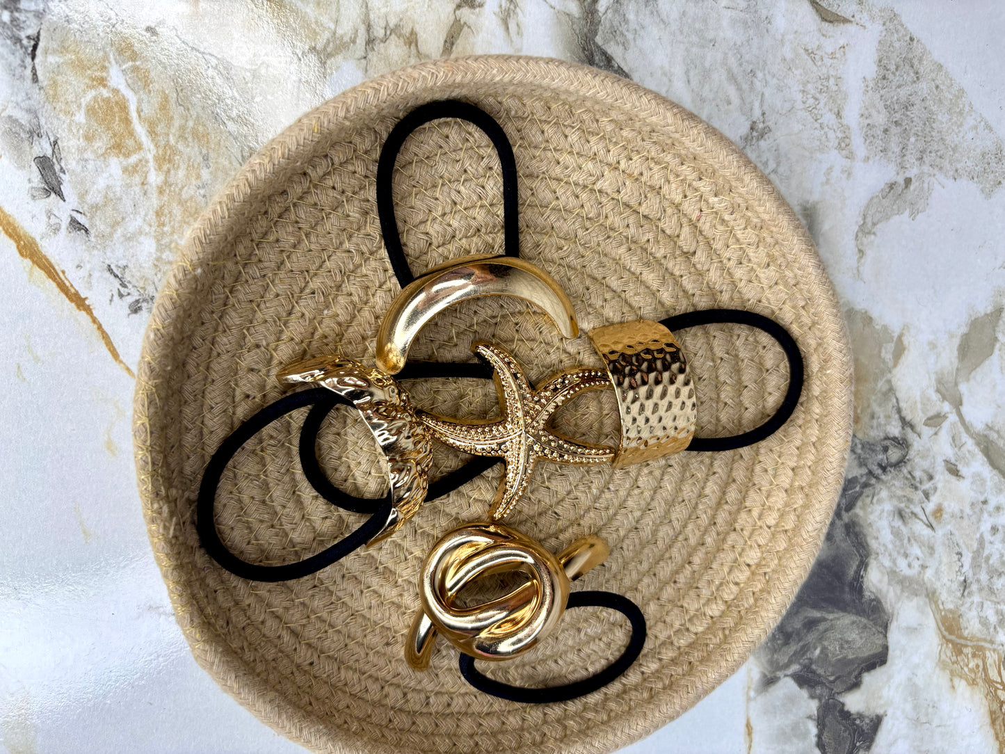 Anti tarnish hair tie (Random design)