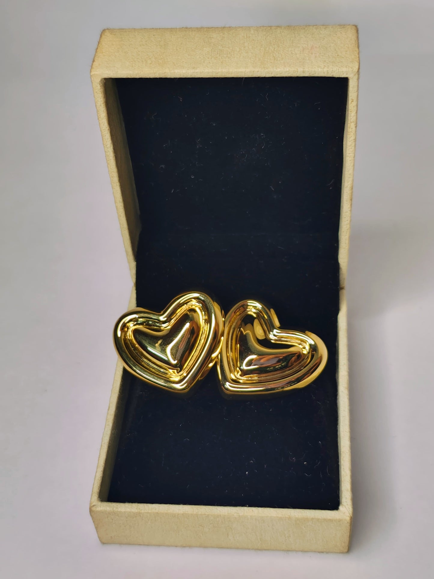 Big Heart Chunky Earring ( Anti Tarnish stainless steel, 18K gold plated)