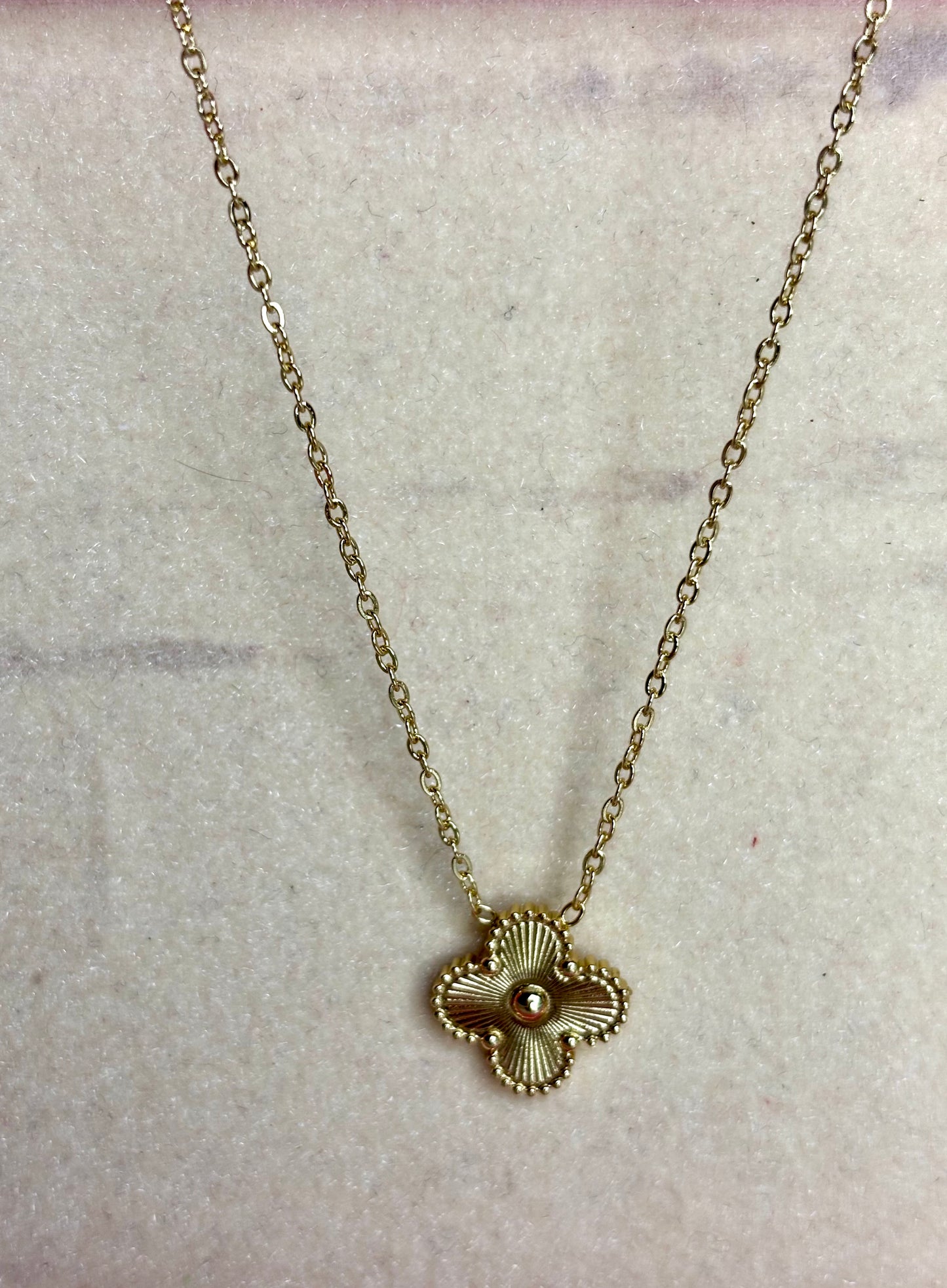 Clover necklace (Anti tarnish stainless steel 18k gold plated