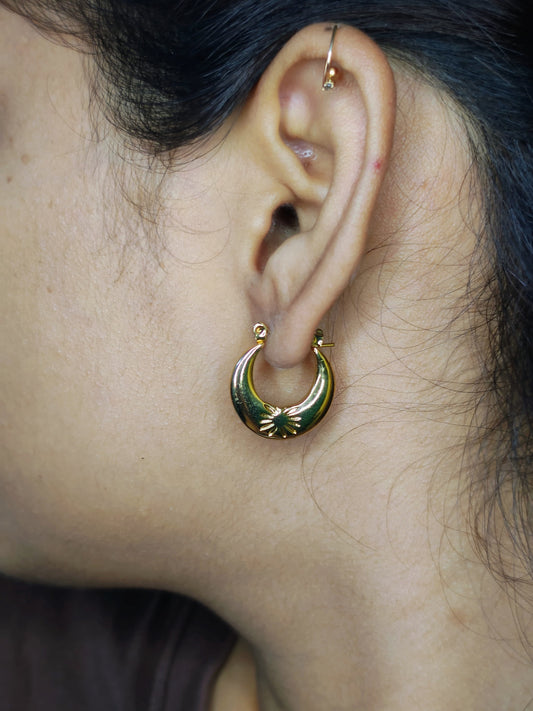 Textured earring (Anti tarnish stainless steel, 18 K gold plated)