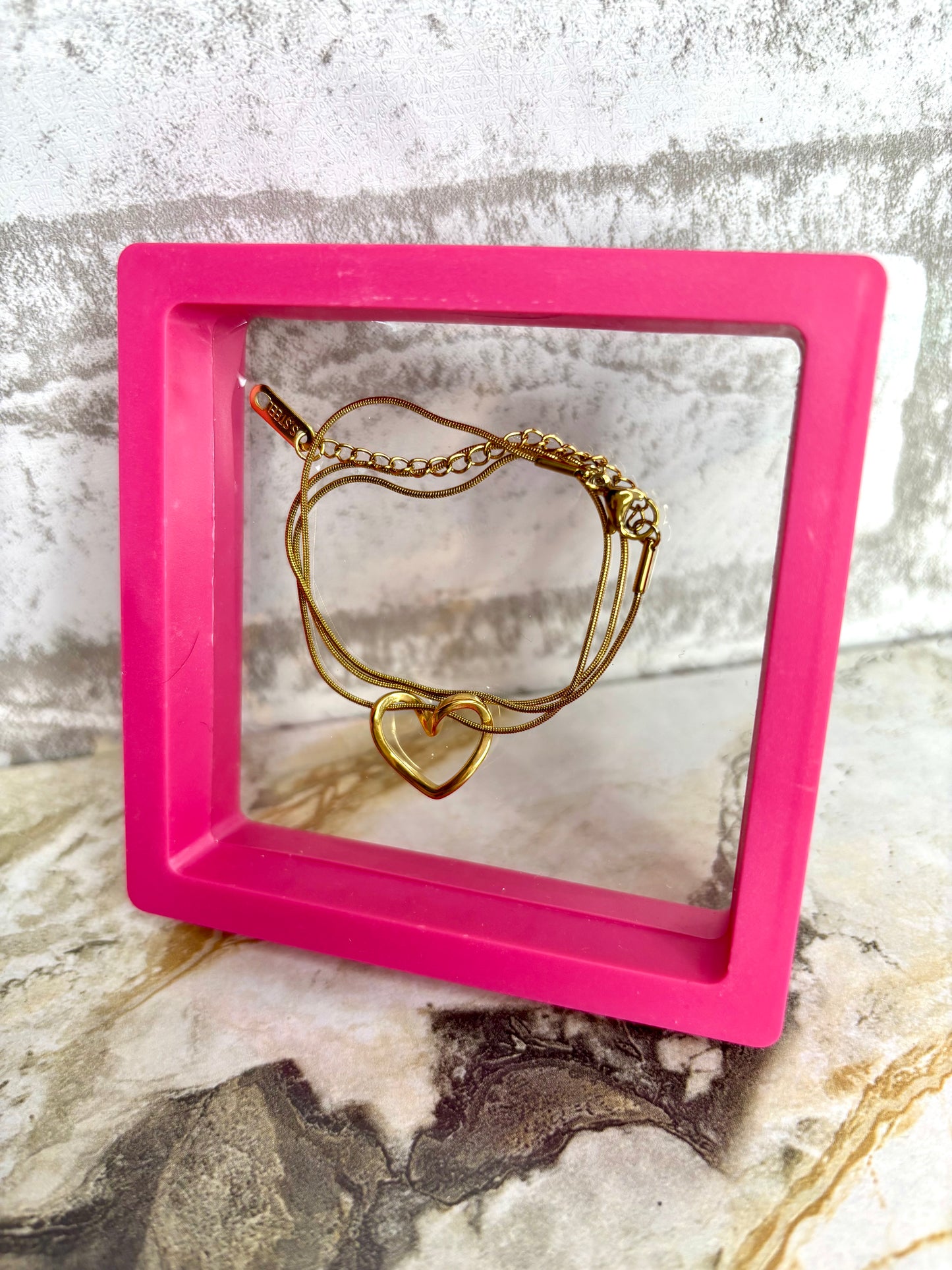 Twisted heart necklace (Anti tarnish stainless steel 18k gold plated)