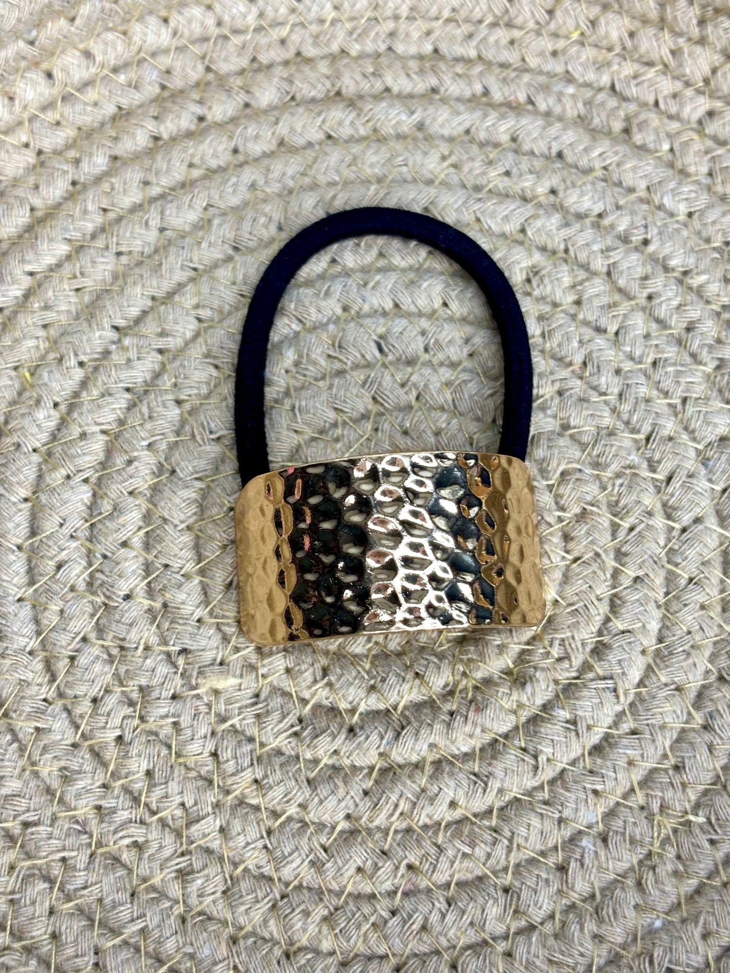 Anti tarnish hair tie (Random design)