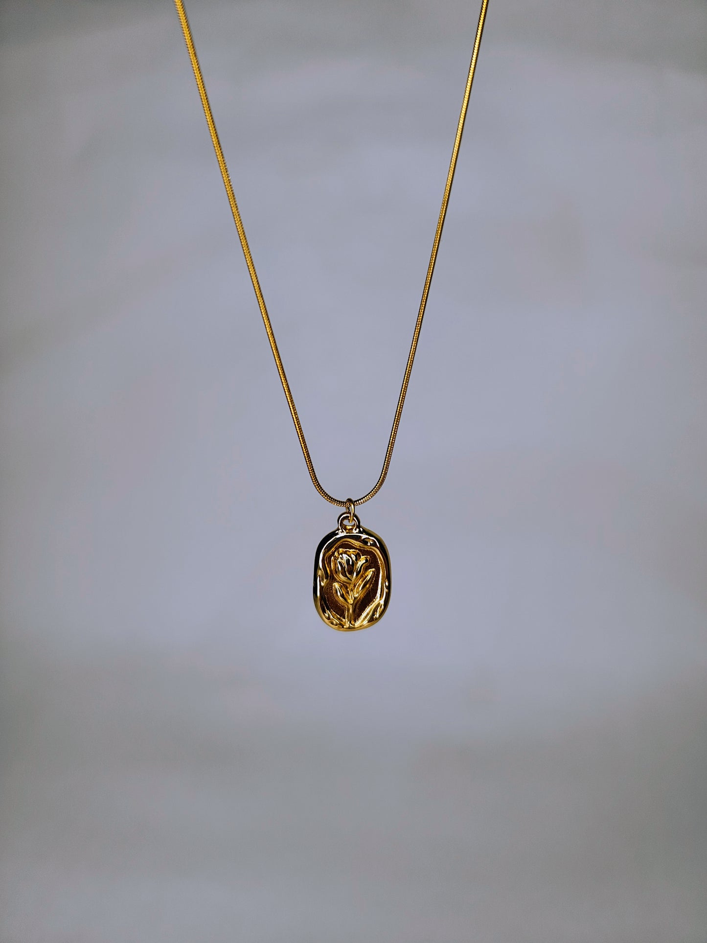 Gold Rose Necklace (Anti-Tarnish Stainless Steel, 18K Gold Plated)