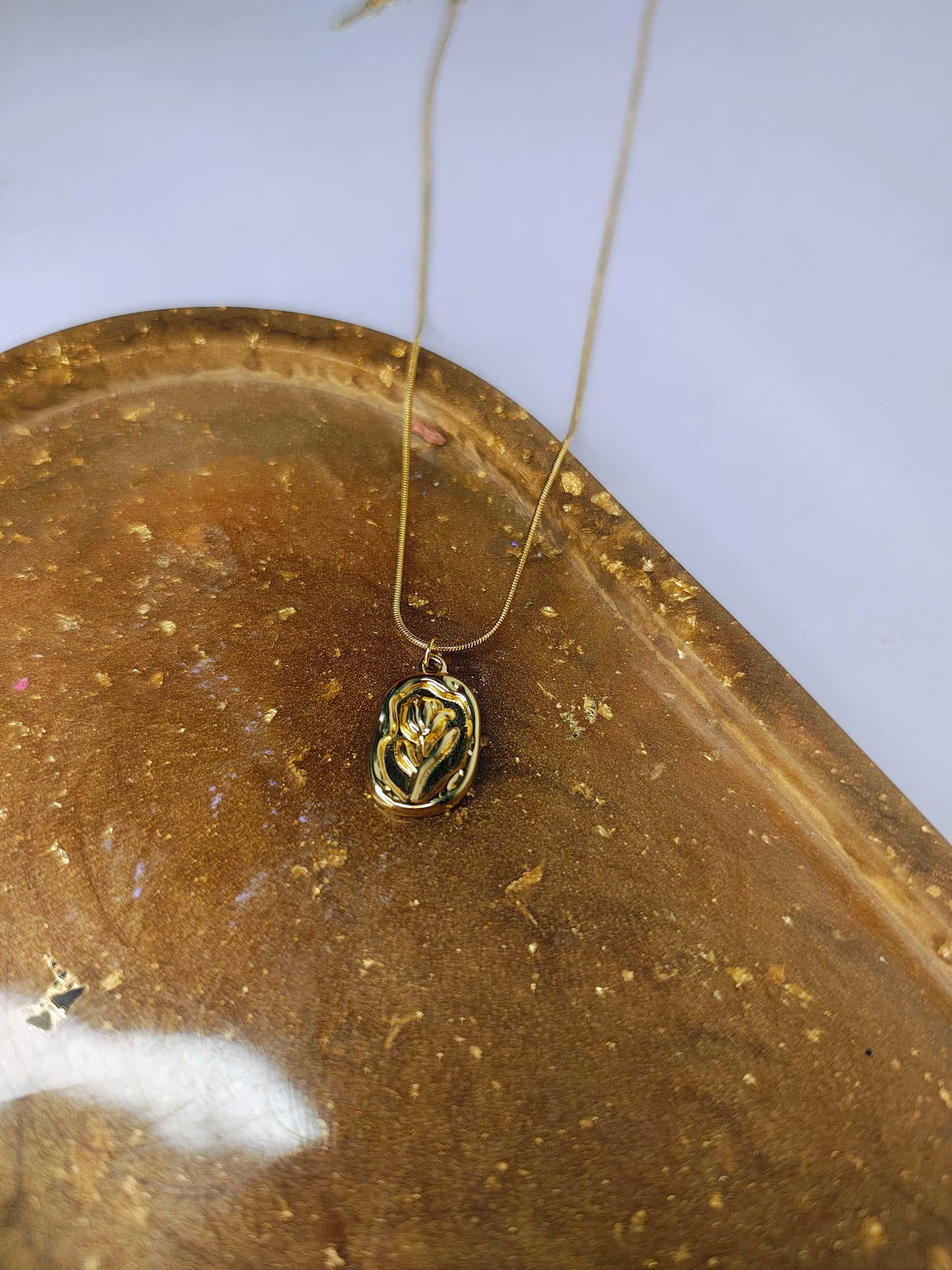 Gold Rose Necklace (Anti-Tarnish Stainless Steel, 18K Gold Plated)