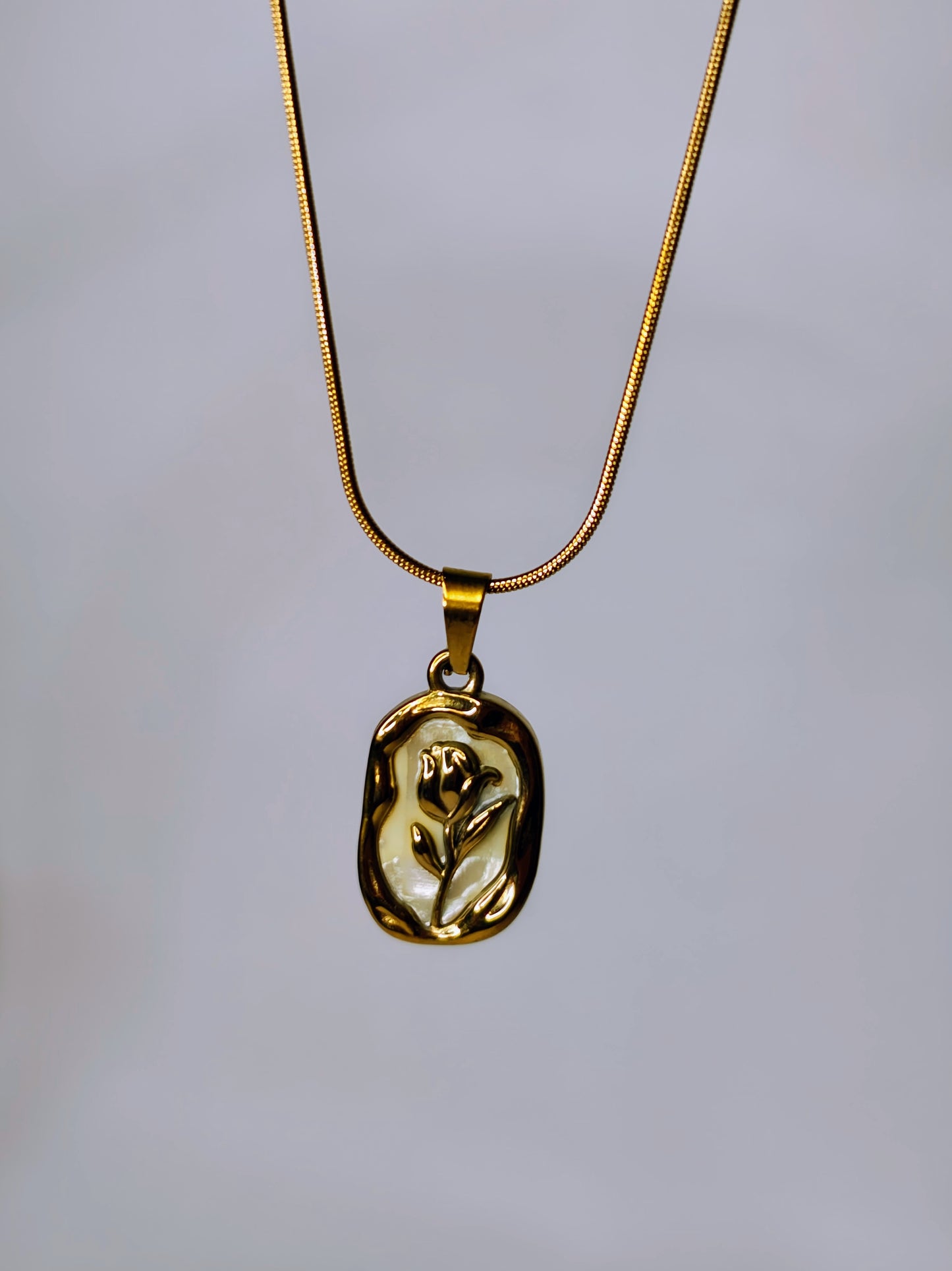 White Rose Necklace (Anti-Tarnish,Stainless Steel)